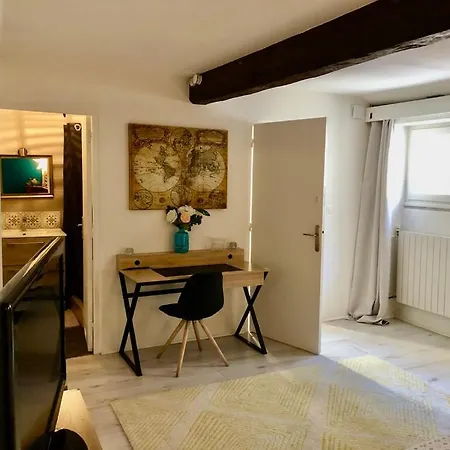 게스트하우스 La Chambre Du Ruisseau *